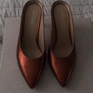 Pour la Victoire Bronze Slides size 7 1/2